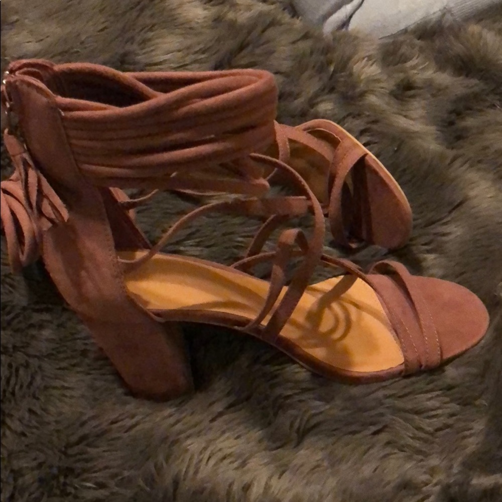 Mauve Heels - Picture 2 of 5